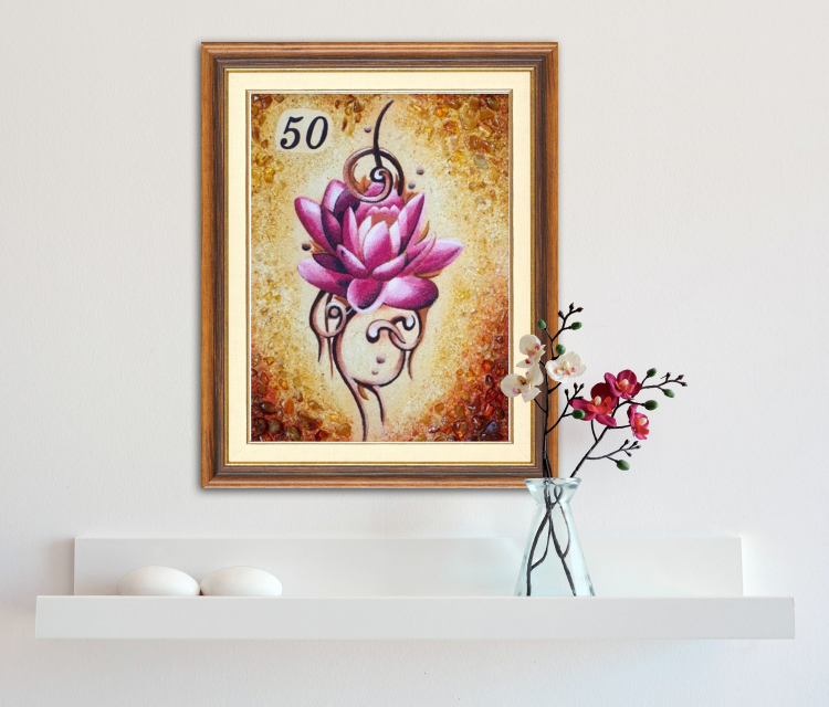 Картина Символический лотос из янтаря