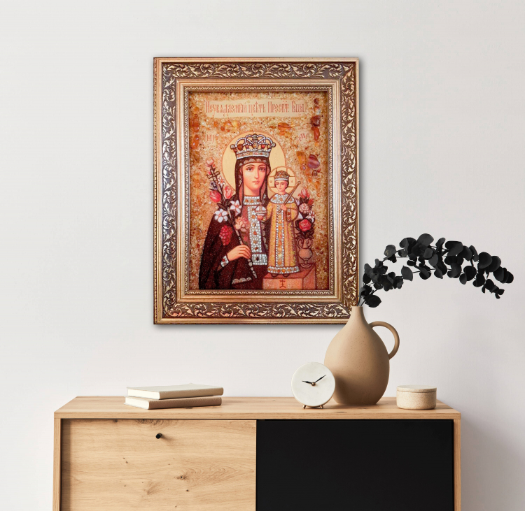 Красивая икона Богородицы Неувядаемый цвет из янтаря