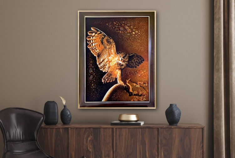 Картина Мудрая птица сова из янтаря