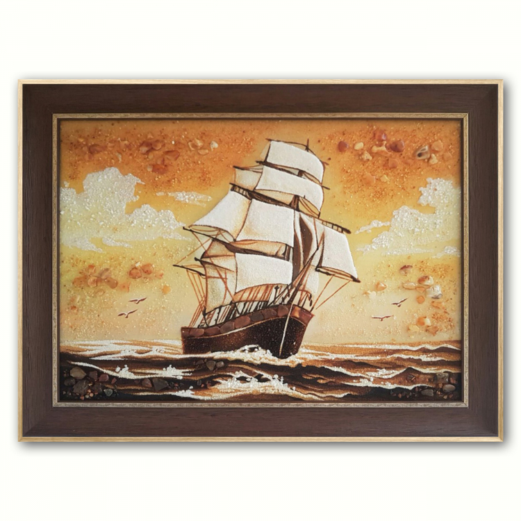 Пейзаж - Красивый парусник из янтаря