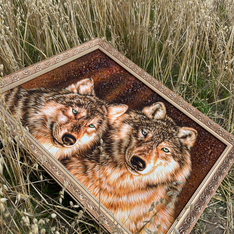 Картина Пара волков из янтаря