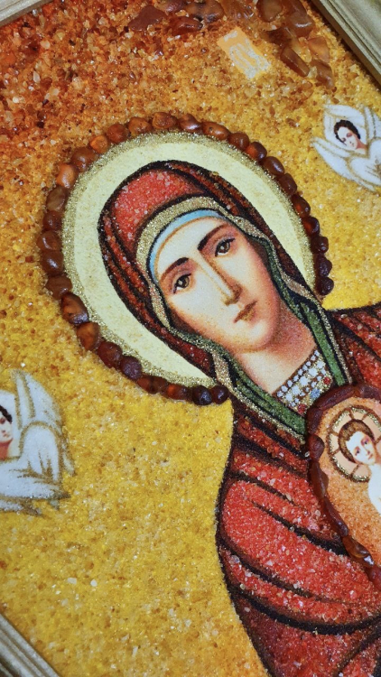 Икона Албазинская Богородица из янтаря