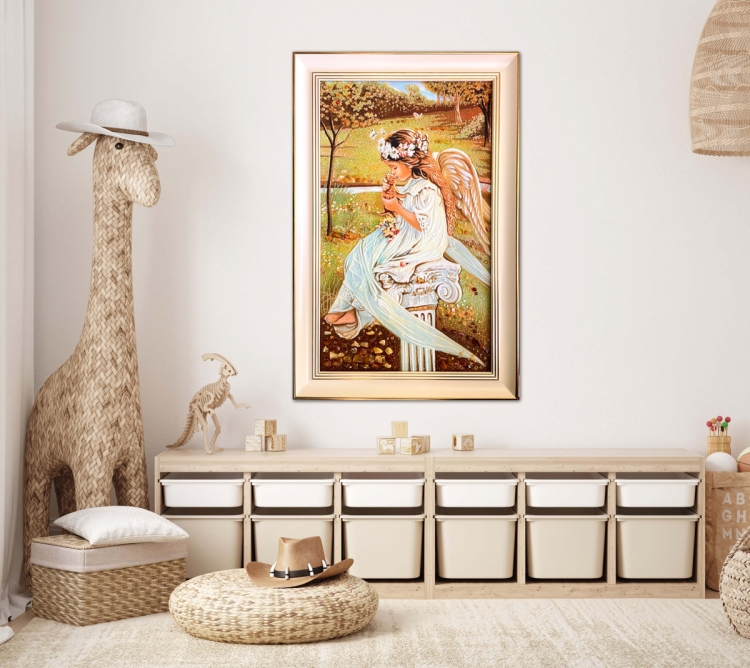 Ангел с котёнком из янтаря