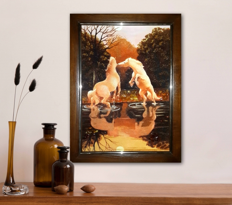 Картина  Две Белые Лошади у Водопоя из янтаря