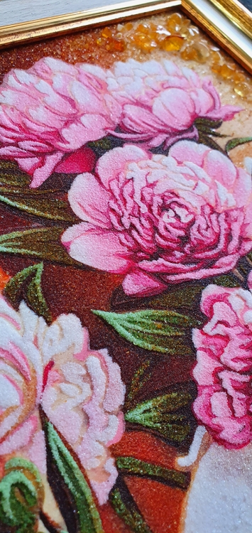 Картина Півонії в вазі з бурштину