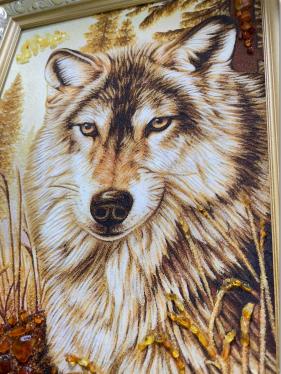 Картина Вовк у лісі з бурштину