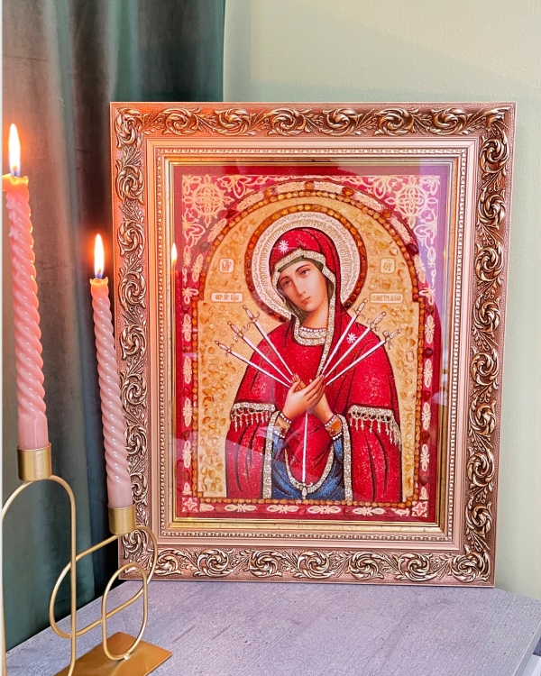 Ікона Семистрільна з бурштину
