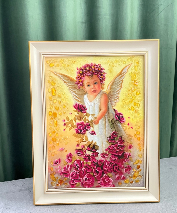 Янгол в вінку з бурштину